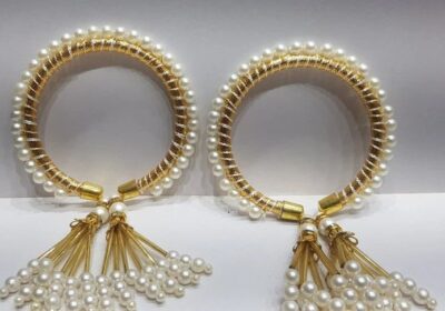 White-Peral-and-gold-bracelet-with-danglers-6