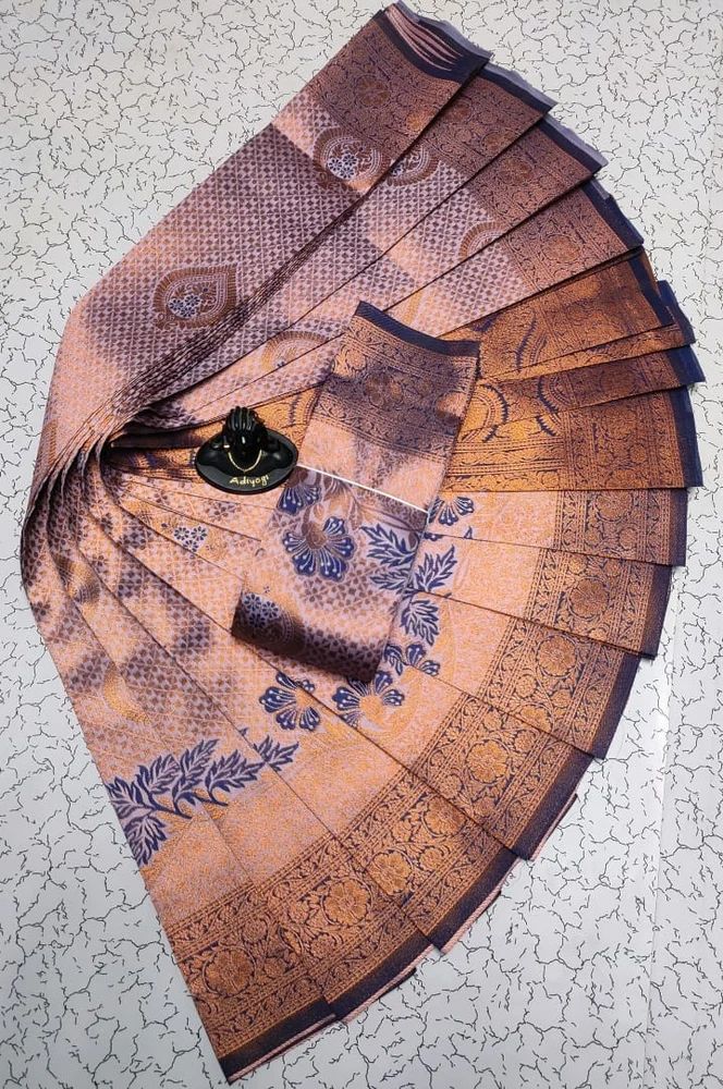 Chamunthiriga Pattu Saree