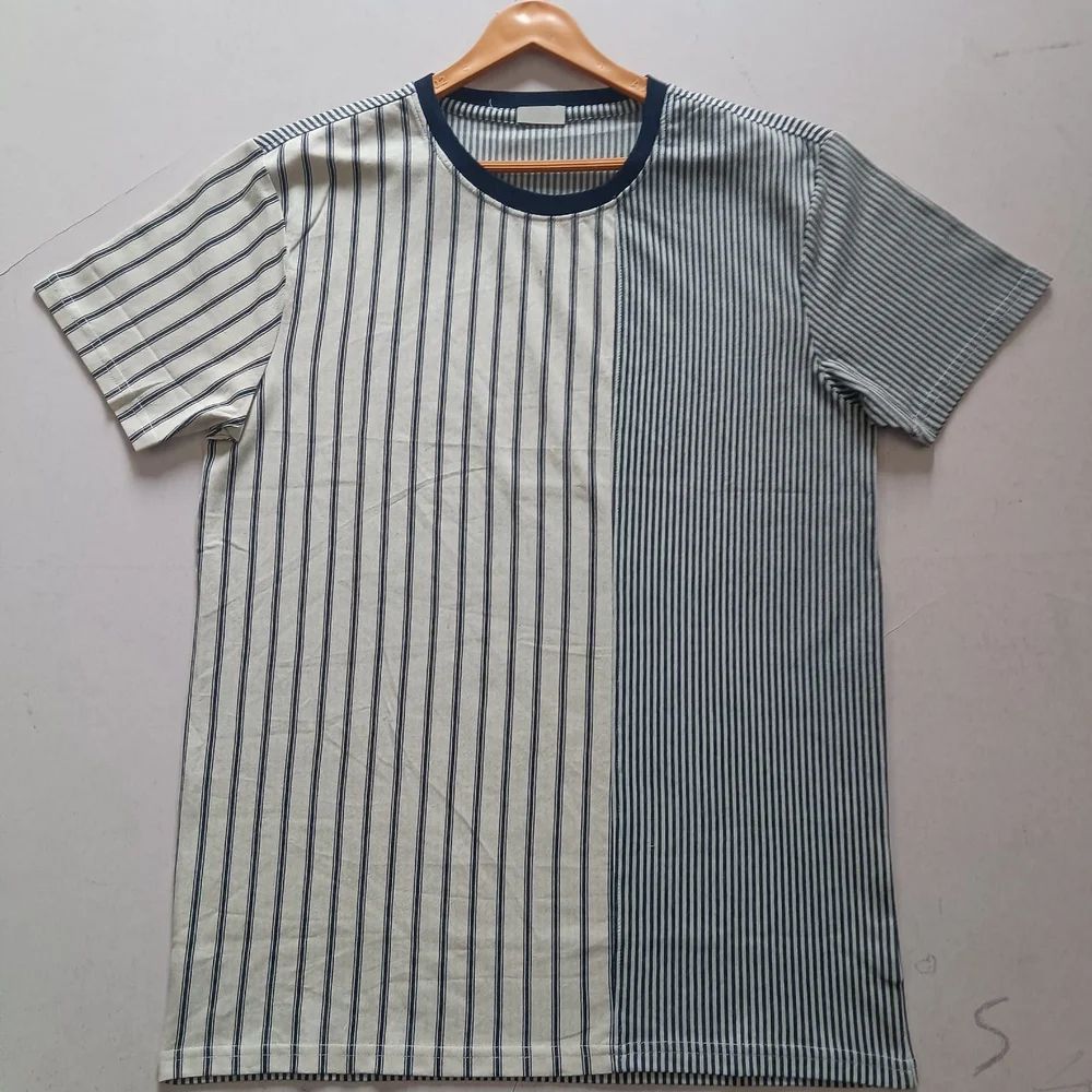 Men White Striped Round Neck Cotton T Shirt