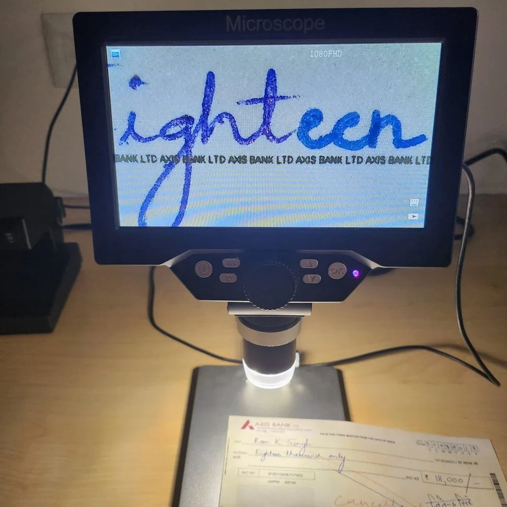 Handwriting Expert